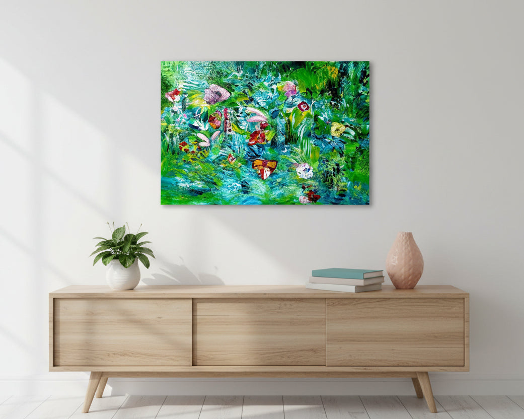 Acrylgemälde auf Holz mit üppigen Grünflächen und farbigen Blütenakzenten; lebendige, naturhafte Komposition; Werk ‚Do you remember‘ von Dr. Blanka Mandel.