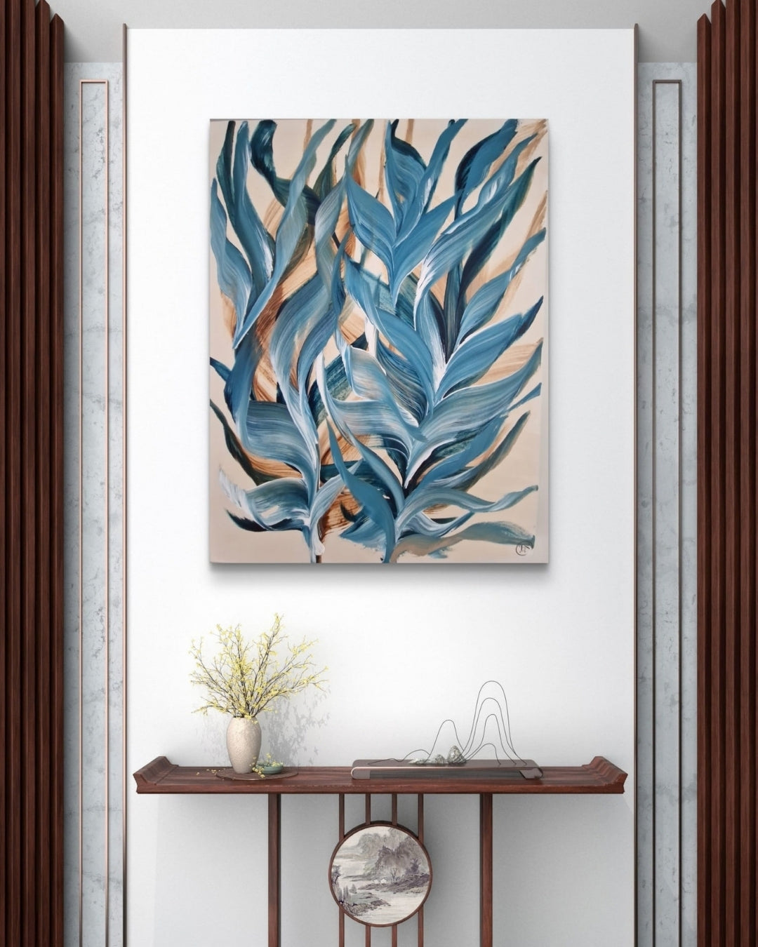 Hochformatige Acrylmalerei „Sommerwind“ von BUCCODESIGN mit zwei geschwungenen Pflanzen in Petrol, Blau, Karamell, Sand und Weiß.
