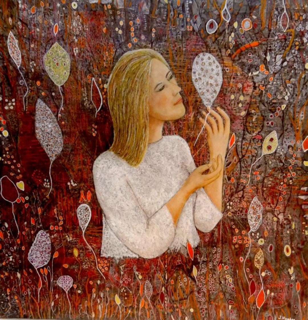 Traumwelten von Ingrid Huober. Figuratives Acrylgemälde. Blonde Frau in weißem Pullover, umgeben von abstrakt-floralen Mustern.