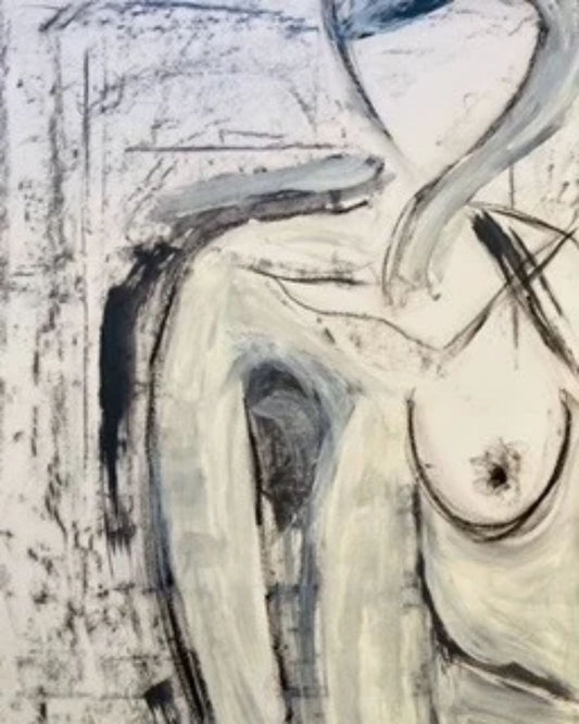 Abstrakt-figuratives Werk „Woman“ von Isabelle Cannas mit fragmentierter Körperform, dunklen Konturen und kreidigen Flächen in Weiß, Grau, Grün und Blau.