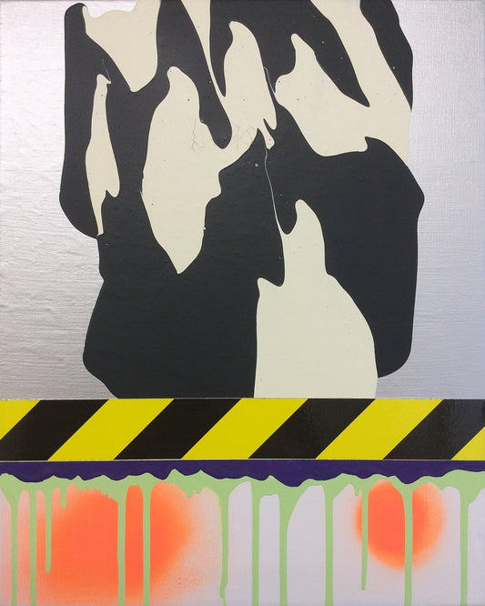 PTG 082714_d von Jens Joneleit, Mixed‑Media‑Unikat auf Leinwand 50 × 40 cm; silbrige Oberzone mit reliefiertem Schwarz/Elfenbein‑Formkörper; schwarz‑gelbes Signalband; darunter neon‑grüne Vertikalläufe und zwei orangefarbene Halos | ARTSPACER