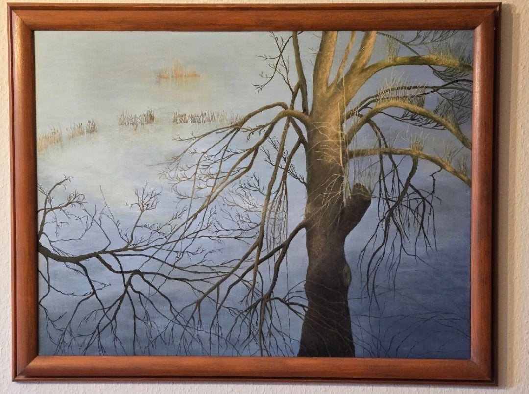 Atmosphärische Landschaftsmalerei „Lichtmomente am Rhein“ von Rovena Roveli D’Arco mit überschwemmter Uferlandschaft, kahlen Bäumen und Lichtspiegelungen.