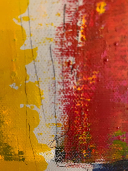 Abstraktes Acrylgemälde „Abstract World 4“ in Gelb-, Blau-, Grün- und Rottönen, strukturiert geschichtet und im silbernen Schattenfugenrahmen.