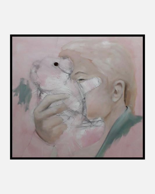 Person mit einem Stofftier vor rosa Hintergrund, mit weichen Farbverläufen und skizzenhaften Linien.