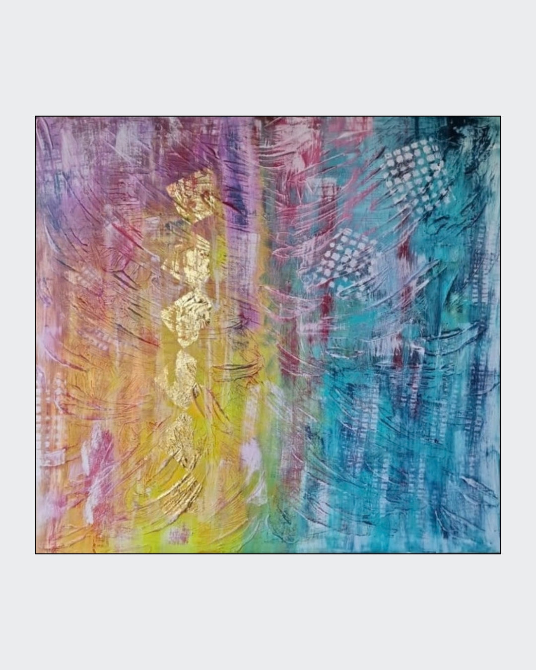 Abstrakte Acryl-Mischtechnik „Goldader“ von BUCCODESIGN mit einer vertikalen Spur aus echtem Blattgold und strukturierten Flächen in Flieder, Rosa, Gelb und Türkis.