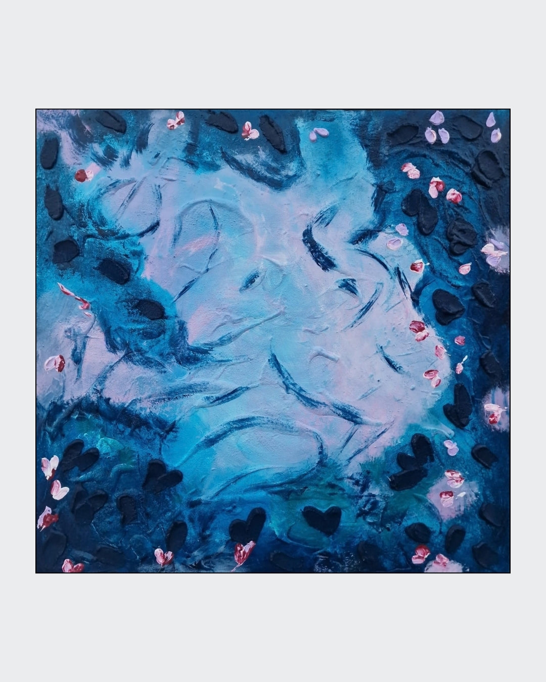 Abstrakte Acrylmalerei „Herzensteich“ von BUCCODESIGN mit reliefartigen Herzen, Blättern und Blüten in Nachtblau, Himmelblau, Rosa und Flieder.