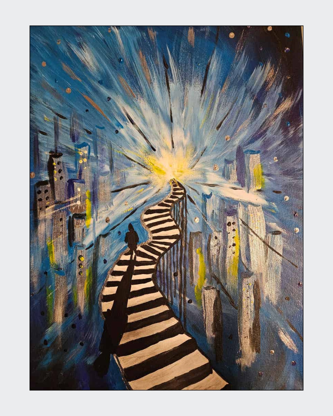 Gemälde "Der Weg ins Ungewisse" von Carina Teufel. Eine leuchtende Stadtansicht bei Nacht, durchzogen von einem gewundenen schwarz-weiß gestreiften Pfad, der in ein helles Licht am Horizont führt und eine einzelne Silhouette zeigt, die dem Weg folgt. 