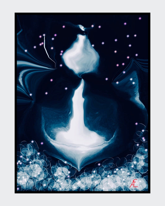 Abstraktes digitales Kunstwerk "Power of Freedom" von Claudia Altemeier. Eine leuchtende, weiße Kerze mit Rauch erhebt sich aus einer Schale vor dunklem, sternenübersätem Hintergrund. Dominierende Farben sind tiefes Blau, Weiß und Schwarz.