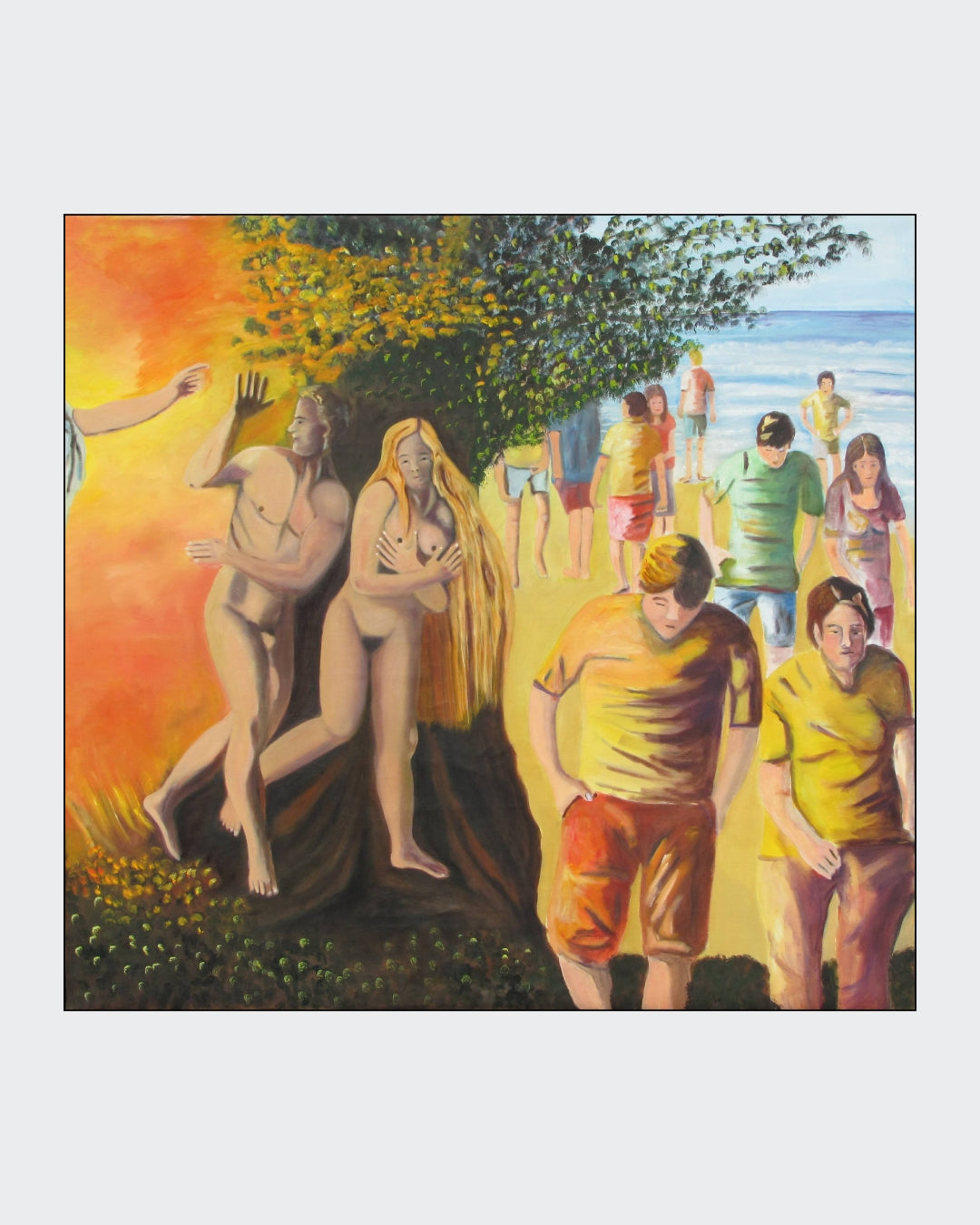 Ölgemälde mit zweigeteilter Szenerie: links Adam und Eva unter einem Baum, aus dem Paradies vertrieben durch einen ausgestreckten Arm; rechts eine zeitgenössische Strandszene mit Menschen am Meer; symbolische Verbindung von Mythos und Gegenwart in warmen Gelb‑ und Blautönen.
