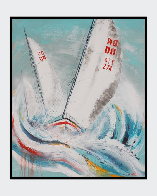 Ein kraftvolles, abstraktes Gemälde von Ellen Rethemeier, das die unbändige Kraft des Meeres einfängt. Zwei Segelboote kämpfen sich durch hohe Wellen, während der Wind ihre Segel bläht. Die Farben sind kräftig und dynamisch, mit viel Weiß und Blau, um die Gischt und den Himmel darzustellen. Erhältlich bei ARTSPACER, Online-Galerie.