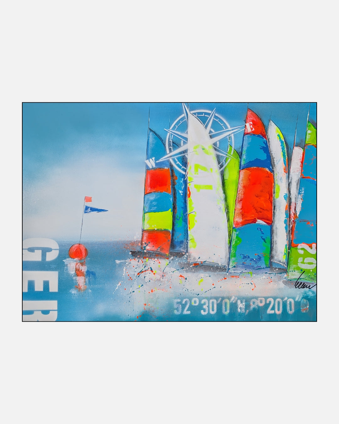 Maritime Acrylmalerei mit stilisierten Segelbooten in leuchtendem Rot, Blau, Grün und Weiß vor hellblauem Hintergrund, ergänzt durch Kompassmotiv, Koordinaten und expressive Farbspritzer.