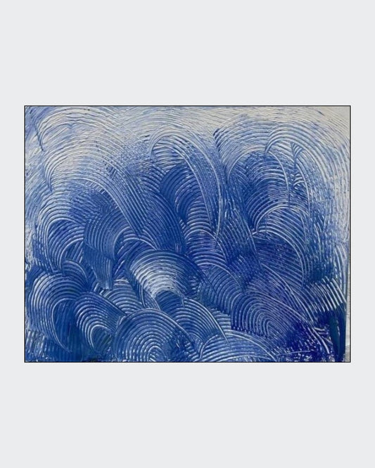 Acrylgemälde „Blaue Wellen“ von Federica: dynamische, wellenartige Strukturen in intensiven Blautönen auf Leinwand, 80 x 100 cm / ARTSPACER
