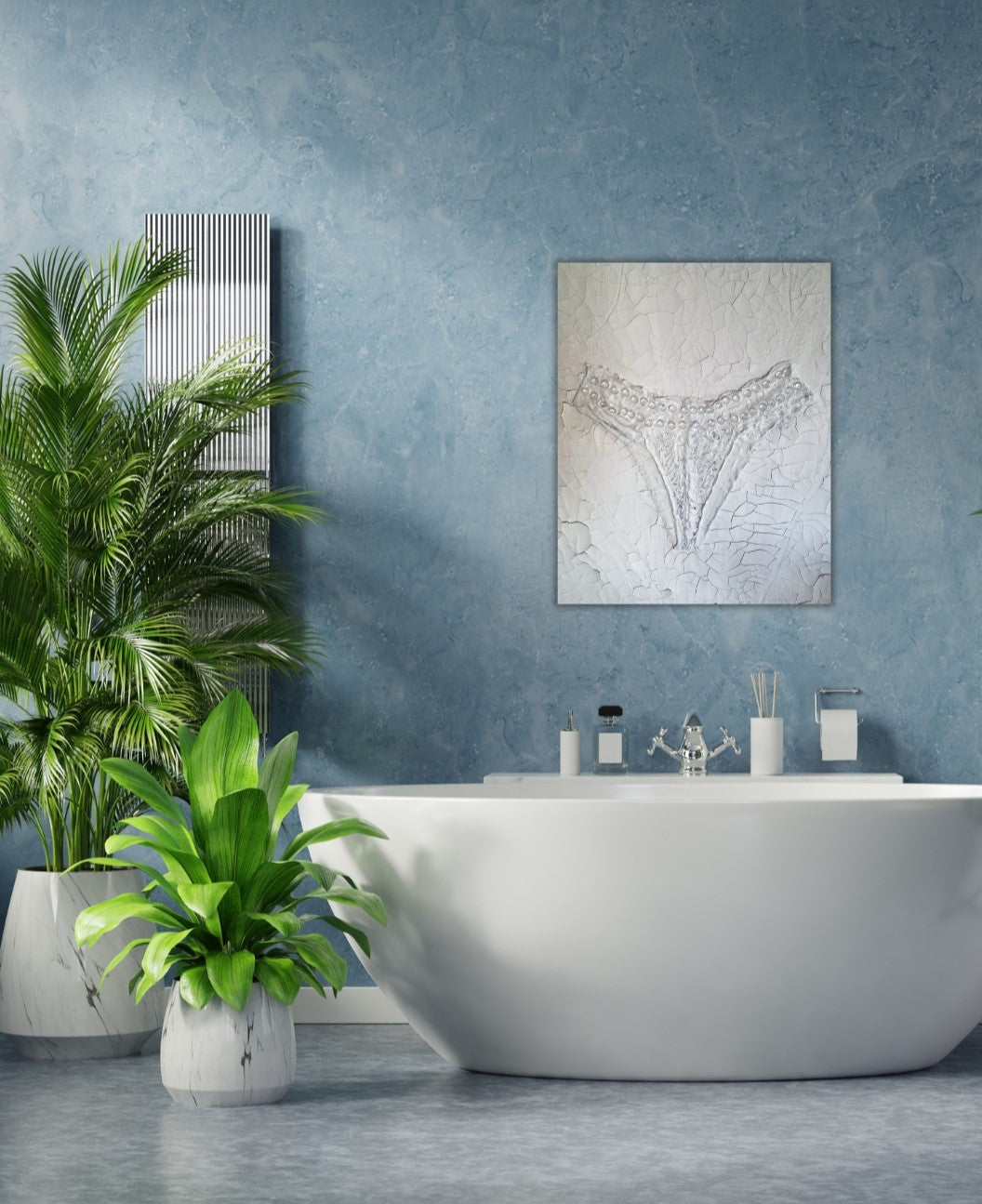 Gemälde "Fragment der Intimität" von Federica, Textil auf Leinwand mit Acryl, 80x60 cm. Eingebettetes Textil, das an einen Slip erinnert, mit Perlen auf gerissener Leinwand in Grautönen. ARTSAPCER