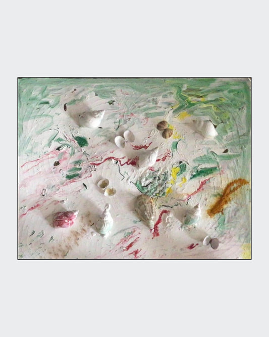 Abstraktes Acrylgemälde 'Fruits de Mer' von Federica (50 x 60 cm) mit reliefartigen Strukturen und maritimen Elementen. Pastellige Farbtöne auf weißem Grund mit grünen, roten und gelben Akzenten. / ARTSPACER