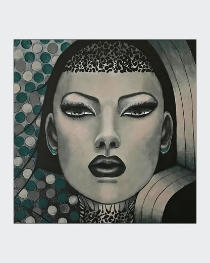 1001 Nacht Nr. 2” ist ein abstraktes Acrylgemälde von Gabriele Springer auf einer 80x80 cm großen Leinwand. Links dominieren kühle, kreisförmige Muster in Blau- und Weißtönen, die an ruhige Blasen oder kostbare Perlen erinnern. Rechts führen geschwungene Linien durch eine geheimnisvolle Passage oder ein Tor, alles vor einem Hintergrund, der von tiefem Schwarz zu sanften Grautönen wechselt.