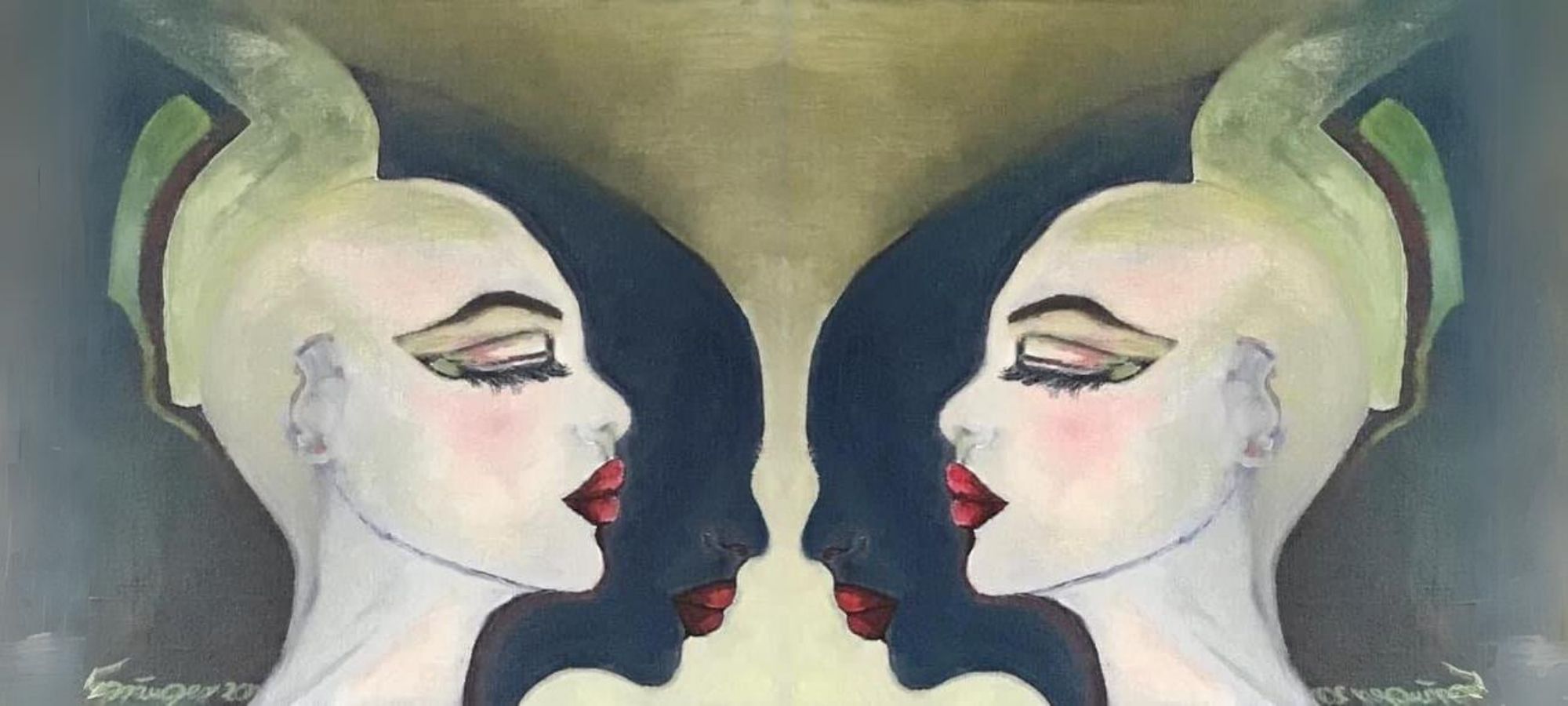 Ein abstraktes Gemälde von Gabriele Springer zeigt zwei Köpfe in kräftigen Farben. Die Köpfe sind stilisiert und in einer modernen, abstrakten Form dargestellt. Die Farbpalette umfasst intensive Töne, die dem Bild eine dynamische und expressive Wirkung verleihen. Die Komposition ist minimalistisch, wobei der Fokus auf den beiden Köpfen liegt, die durch ihre ungewöhnliche Darstellung und Farbgebung auffallen.