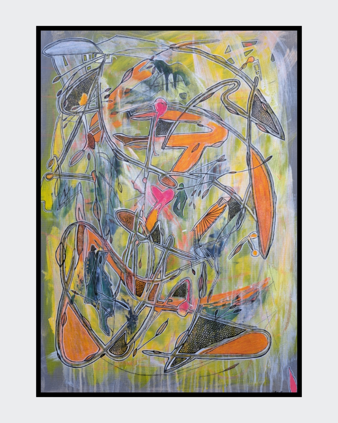 Abstraktes Gemälde „Discoveries“ von Hanne Hermes im Hochformat. Eine dynamische Komposition aus gelben, orangefarbenen und grünen Flächen, überlagert von filigranen schwarzen Linien, Mustern und Ölpastell-Akzenten auf grauem Grund.