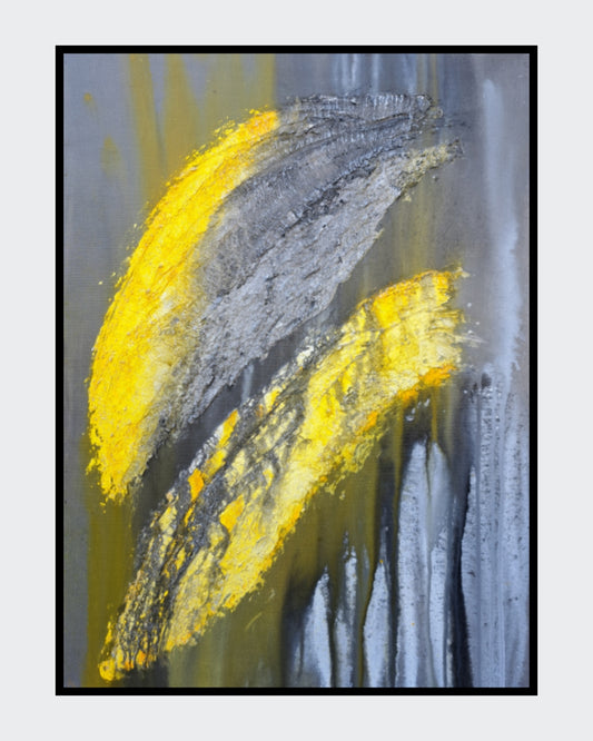 Abstraktes Acrylgemälde „Federn“ von Hanne Hermes im Hochformat. Zwei plastisch ausgearbeitete Federn aus grauer und gelber Strukturpaste scheinen vor einem grau-oliven Hintergrund mit vertikalen Farbrinnstilen zu schweben.