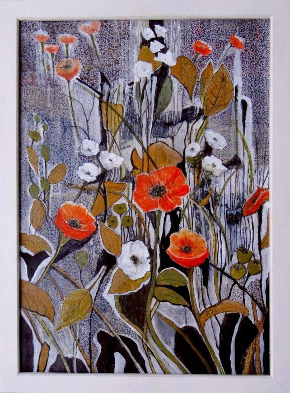 Blumenimpression von Ingrid Huober. Florales Acrylgemälde (70x50 cm). Rote und weiße Blumen auf strukturiertem, dunklem Hintergrund.