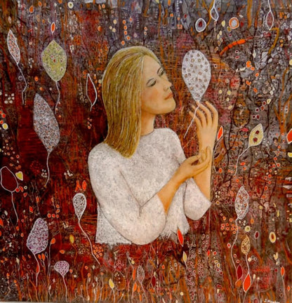 Traumwelten von Ingrid Huober. Figuratives Acrylgemälde. Blonde Frau in weißem Pullover, umgeben von abstrakt-floralen Mustern.