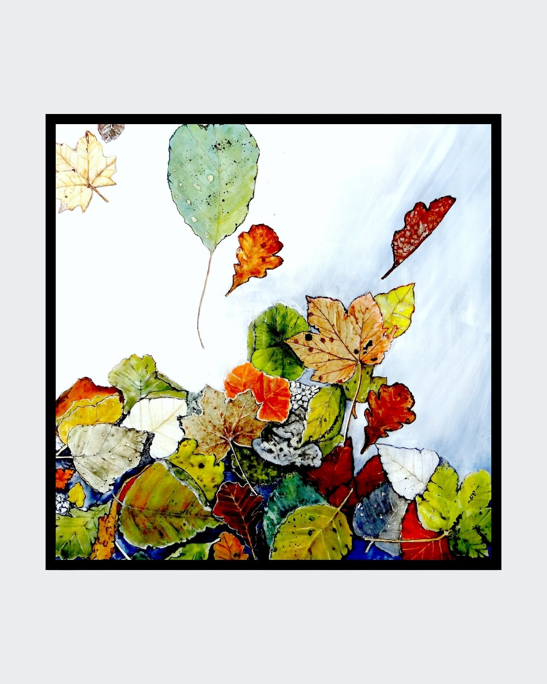 "Vom Winde verweht" von Ingrid Huober ist ein einzigartiges Kunstwerk aus Acryl und Collage (80 x 80 cm). Zwei echte Blätter sind harmonisch integriert, wodurch die dynamische Bewegung des Herbstwindes lebendig wird. Das Werk wird in einem weißen Schattenfugenrahmen geliefert.