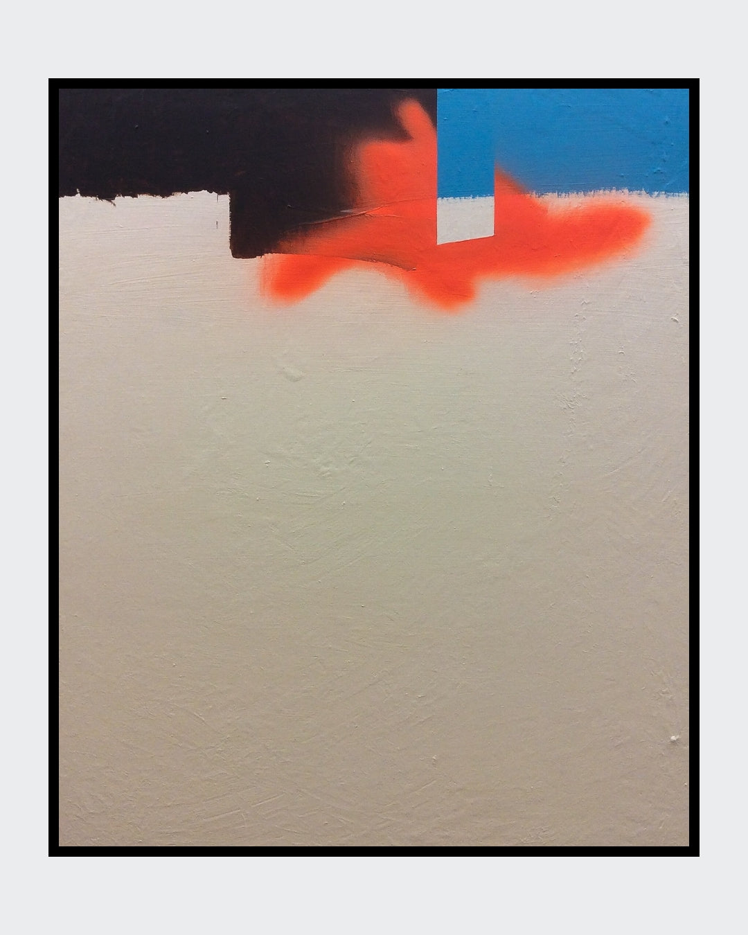 CWM 2 von Jens Joneleit, Mixed‑Media‑Unikat auf Leinwand 120 × 100 cm; oben schwarze Horizontal‑Setzung mit rechts anschließendem blauem Feld und orangefarbener Glutspur; darunter großflächige, strukturierte Weißzone | ARTSPACER