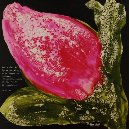 Abstraktes, quadratisches Gemälde "DIE KNOSPE" (60x60 cm) von Kirsten Kohrt: Eine strukturreiche Mischtechnik auf Leinwand mit Aquarellpigmenten, Perlmuttflocken und Grafikliner. Inspiriert von Anais Nin und dem Mut zum Erblühen.