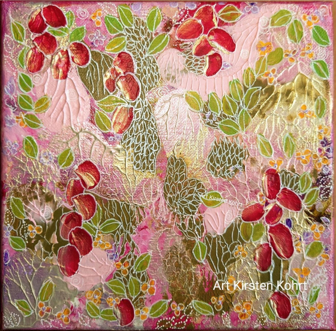 Abstraktes Gemälde "Fülle" (20x20 cm) von Kirsten Kohrt: stilisierte rote Früchte und grüne Blätter auf einem rosa-goldenen Hintergrund mit floralen Elementen. Acryl auf Leinwand.