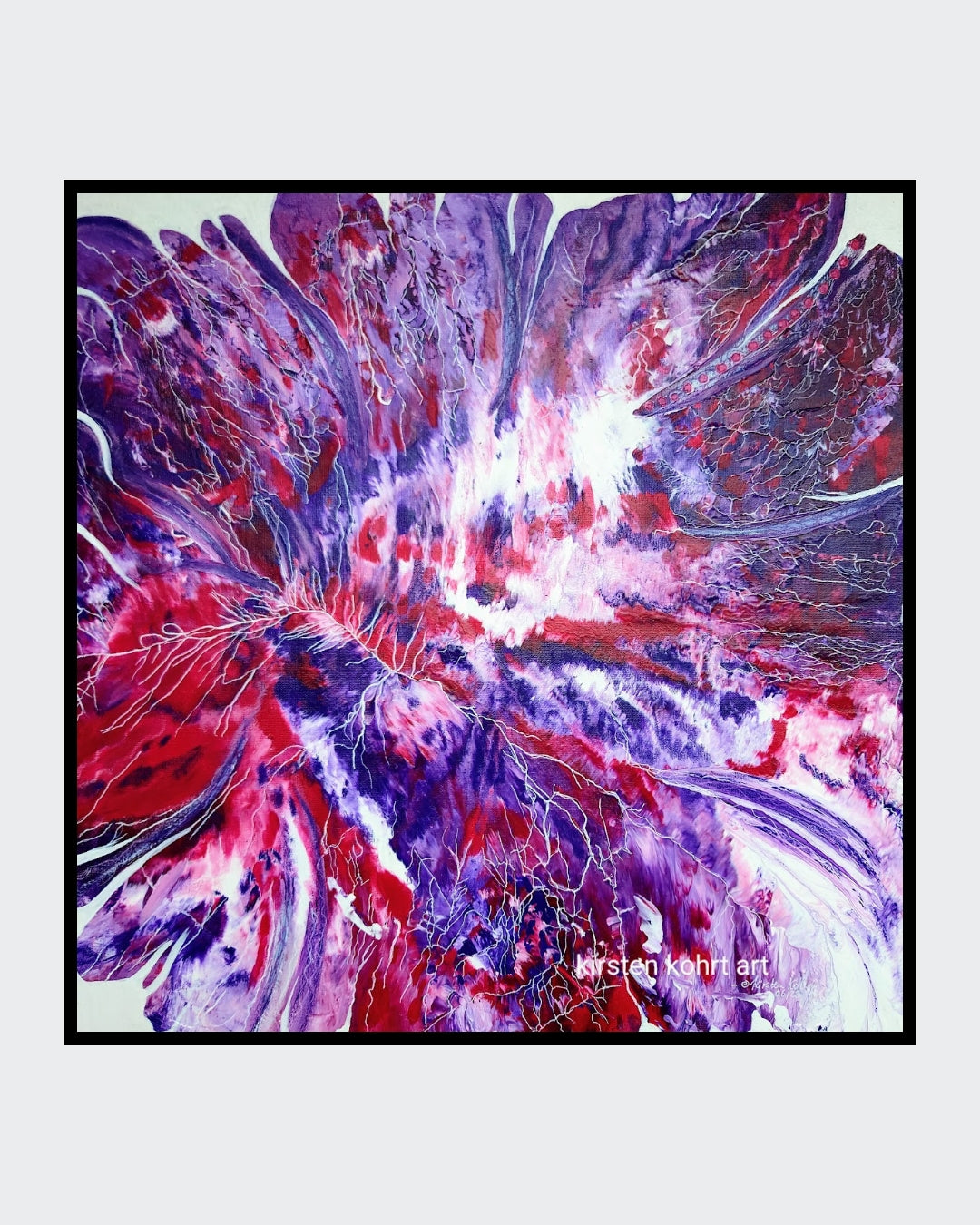 Abstraktes Gemälde "HERZÖFFNER" (60x60 cm) von Kirsten Kohrt: eine stilisierte Blüte in Acryl und Ölpastell auf Leinwand. Quadratisches Format. Vermittelt Energie und erinnert an ein menschliches Herz.