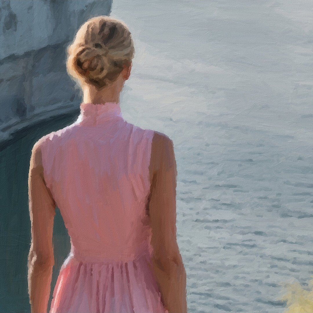 Das fotorealistische Digitalgemälde "Dover" aus der Serie "Rueckenfiguren" von nostrokes zeigt eine Person von hinten, die auf den Klippen steht und auf das Meer und die imposanten weißen Kreidefelsen blickt. Die Person trägt ein langes, pastellfarbenes, rosafarbenes Kleid und steht vor einer weiten Landschaft, die in sanftem Morgenlicht gebadet ist. Das Kunstwerk fängt eine romantische Stimmung der Reflexion und Weite ein und ist in limitierter Auflage bei ARTSPACER erhältlich.