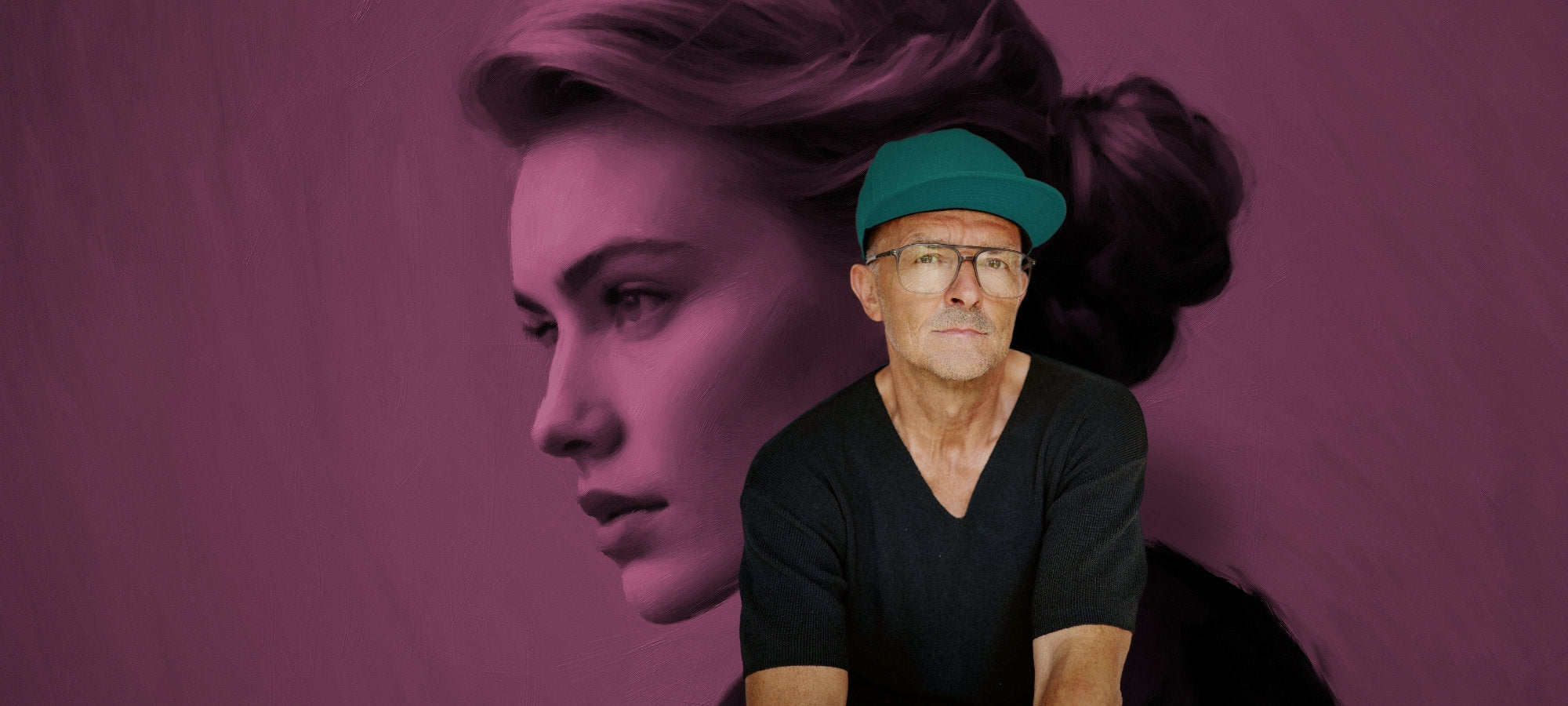 Ein Kompositbild des Berliner Künstlers nostrokes für die Online-Galerie ARTSPACER. Ein Mann mit einer türkisfarbenen Mütze und Brille sitzt vor einem gemalten Frauenporträt im Profil. Dieses Bild repräsentiert die Ausstellung des Künstlers auf der Plattform.