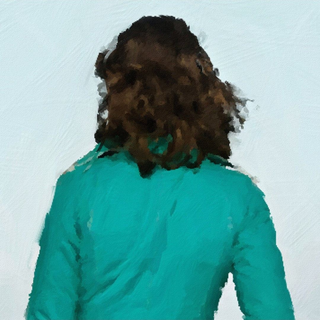 Das Kunstwerk "War's das?" des Künstlers nostrokesbitte ist ein digitales Gemälde im Stil des Fotorealismus. Es zeigt eine Frau von hinten, die in der Mitte eines breiten, asphaltierten Weges steht und einen kleinen Koffer hält. Sie trägt einen türkisfarbenen Mantel und blickt auf einen weiten, klaren Himmel. Die gesamte Szene ist in den sanften, gedeckten Farbtönen einer Morgenstimmung gehalten. Das Gemälde wurde auf Leinwand gedruckt und ist in limitierter Auflage in der Online-Galerie ARTSPACER erhält