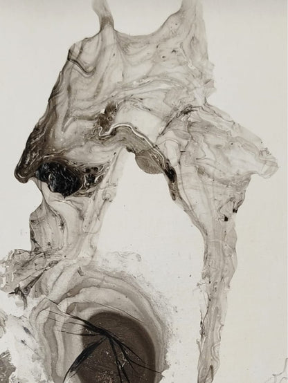 Monochromes abstraktes Kunstwerk "Schwarze Eleganz" von Olga Kühn (gerahmt 31x23 cm, Papierformat 29x20 cm). Minimalistische Darstellung in Schwarz und Weiß.