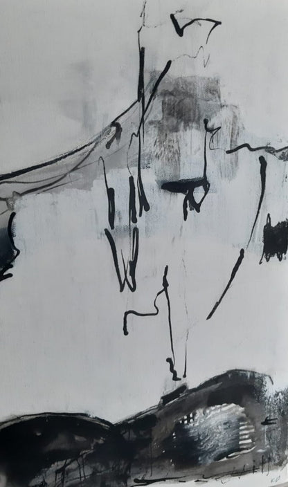 Abstraktes Gemälde "Schwarzflut" von Olga Kühn (50x100 cm). Intuitive Mischtechnik auf Leinwand in Schwarz-, Grau- und Weißtönen.