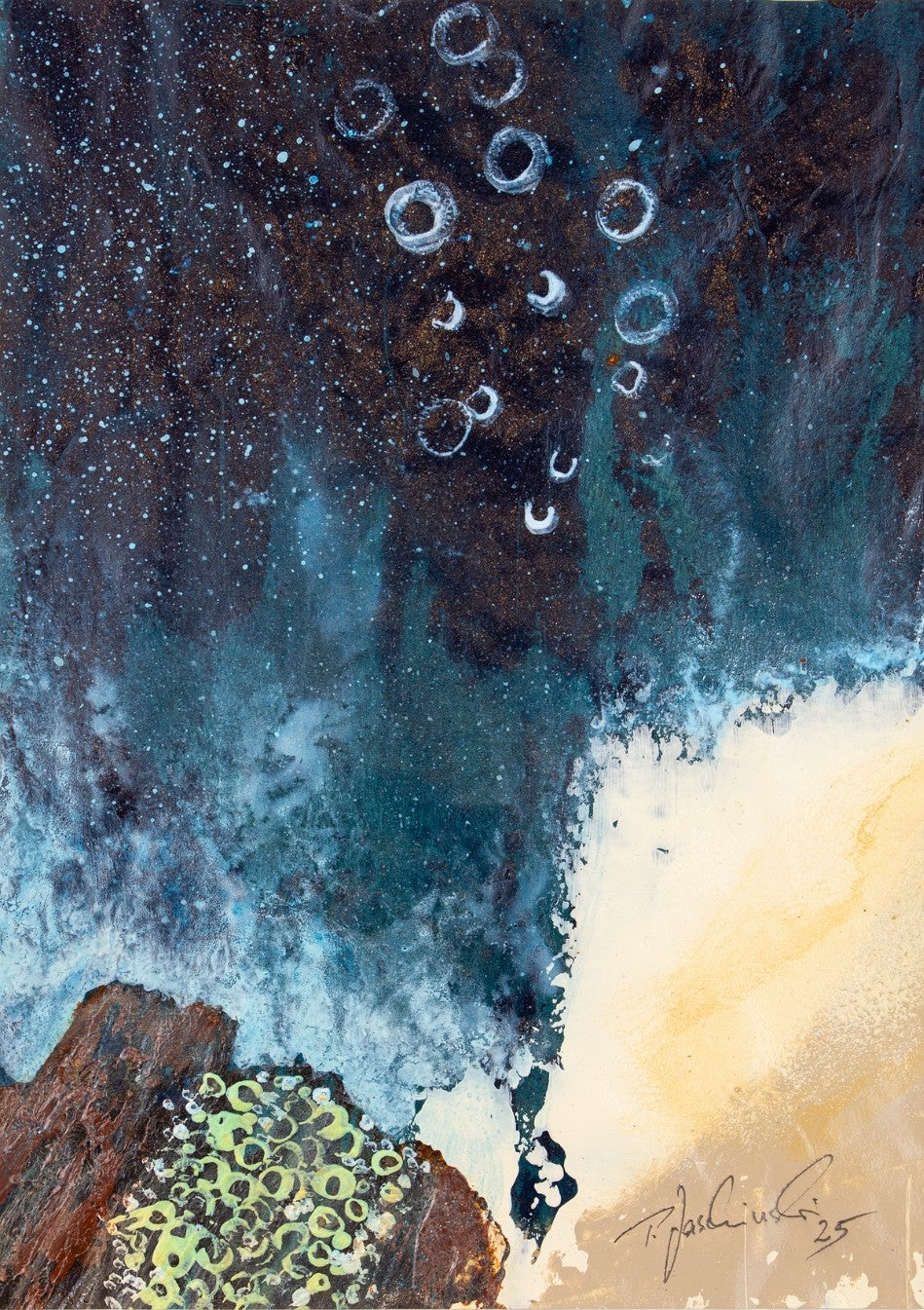 Maritime Abstraktion von Peter Jaschinski aus Wuppertal: „004_2025“ zeigt dynamische Fließstrukturen in Dunkelblau und Beige. Ein signiertes Unikat auf Papier, das die geheimnisvolle Tiefe des Wassers thematisiert – exklusiv bei 009-Peter-Jaschinski-3-ARTSPACER.