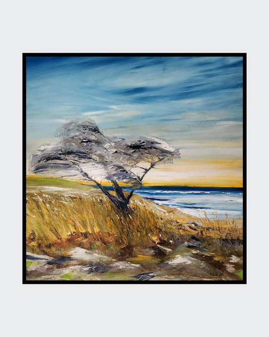 Ölgemälde „Am Darß“ von Petra Ernegil, 80 x 80 cm. Windgeformter Baum auf einer Düne, hohe Gräser, Blick aufs Meer. Himmel in Blau- und Gelbtönen, kraftvolle Textur und dynamische Pinselstriche. ARTSPACER