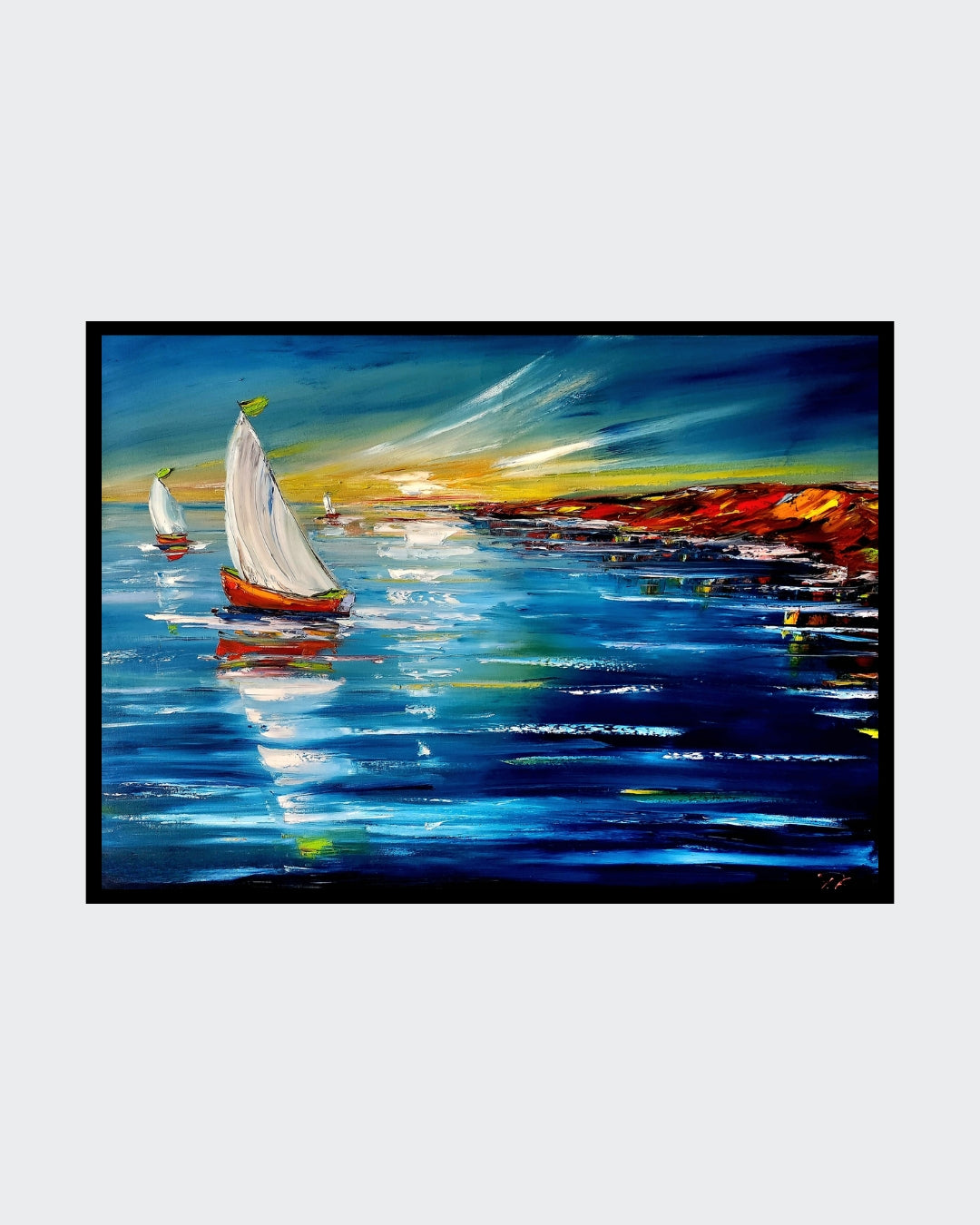 Das Gemälde “Die Ankunft” von Petra Erengil zeigt Segelboote, die in einen Hafen einlaufen. Die Farben sind lebendig, mit dominierenden Blau- und Gelbtönen, die eine friedliche Atmosphäre schaffen. ARTSPACER