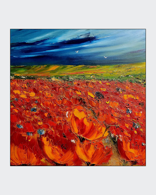 Abstraktes Ölgemälde "Sommer" von Petra Erengil, 50x50 cm. Mohnblumenfeld in Rot und Orange unter einem dunklen, stürmischen blau-grünen Himmel. Florale abstrakte Malerei. ARTSPACER