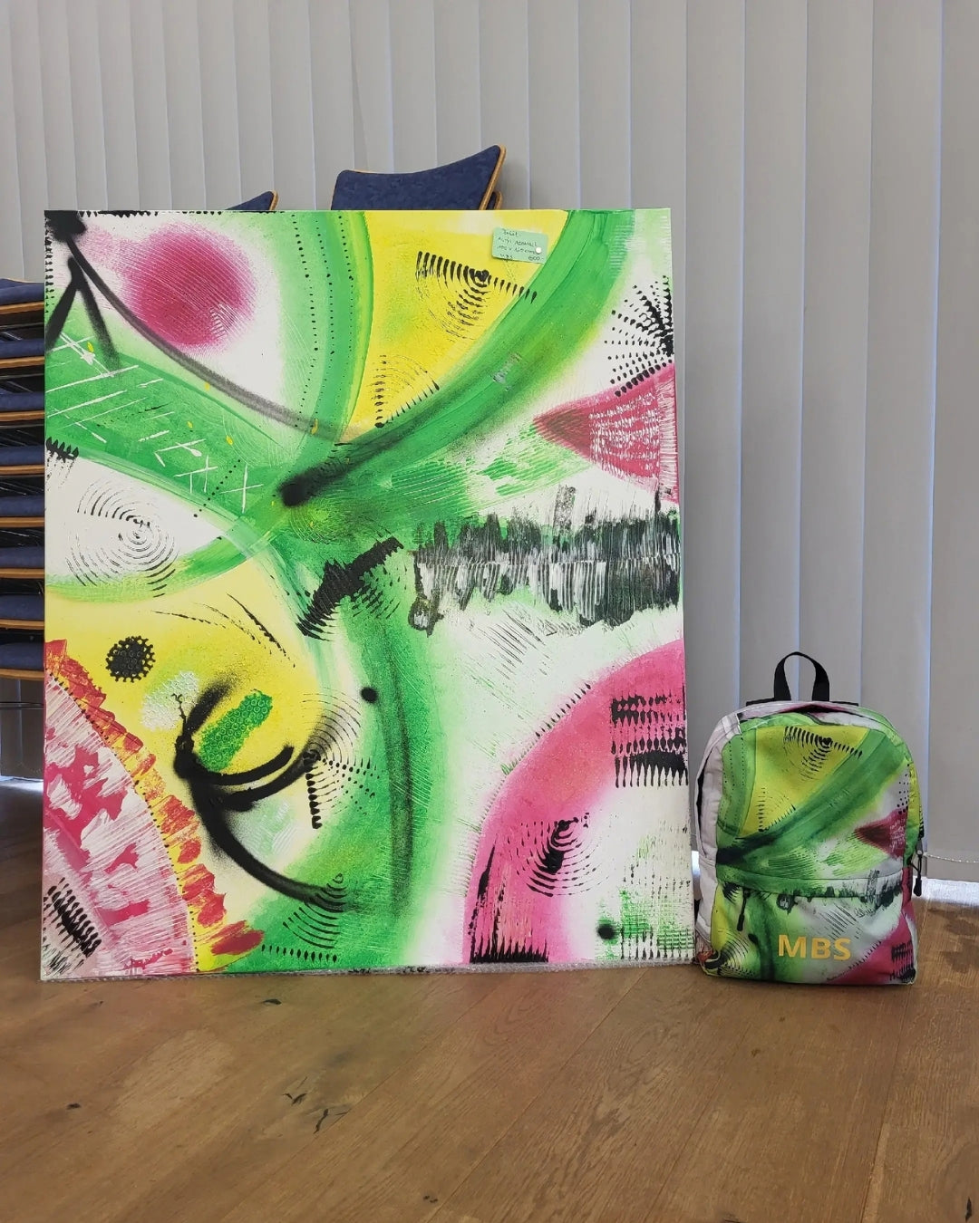 Großformatige abstrakte Acrylmalerei „Fruit“ von Sandra Conrad mit organischen Formen und dynamischen Pinselzügen in Grün, Gelb, Pink und Schwarz.