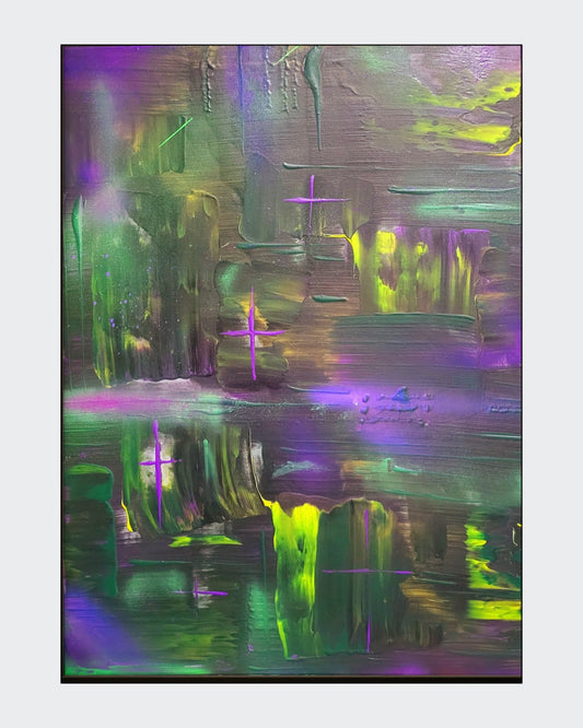 Abstraktes Gemälde von Sandra Conrad mit leuchtenden Grün-, Violett- und Gelbtönen sowie grauen und dunklen Farbschichten, Acryl auf Leinwand im Hochformat 80 x 60 cm, inkl. schwarzem Rahmen.
