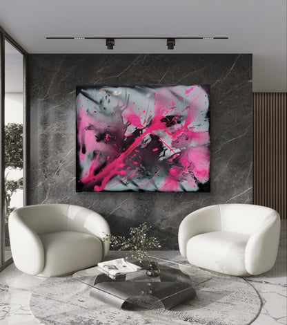Abstraktes Gemälde "Two Face" von Sandra Conrad, dominiert von leuchtendem Pink und tiefem Schwarz auf grauem Untergrund, mit dynamischen Farbspritzern und fließenden Formen.