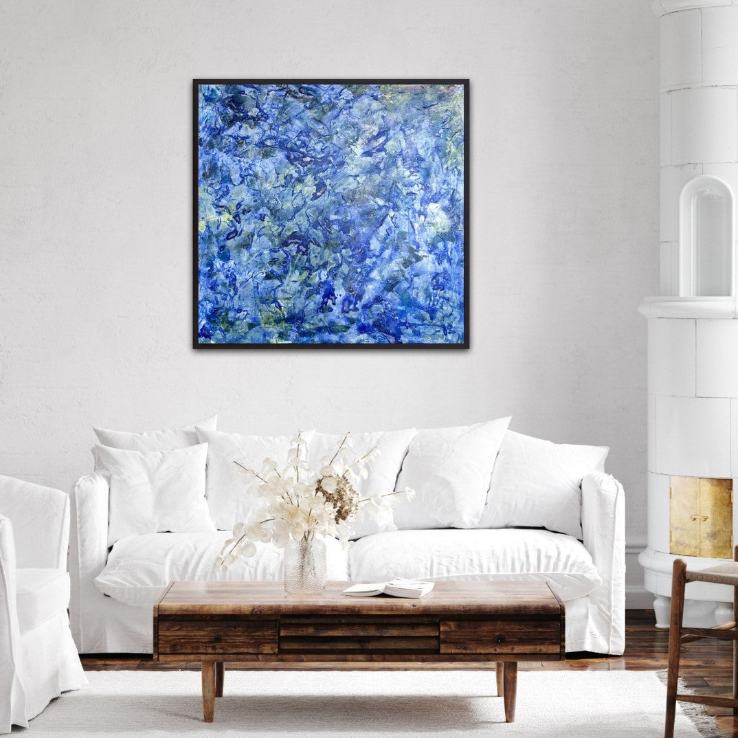 Abstraktes Gemälde „Blaue Variation“ von Sigrid Bautze-Klinder, 100 × 100 cm, Acryl auf Leinwand mit Strukturpaste. Dynamische Blautöne mit grünen Akzenten schaffen eine lebendige, tiefenwirksame Textur. Die Komposition erinnert an Wasserbewegungen oder Naturstrukturen. Die pastose Malweise verleiht dem Bild eine haptische Qualität. Ein modernes Kunstwerk mit starkem Ausdruck.