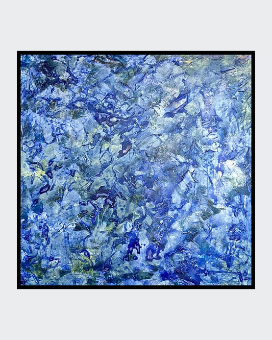 Abstraktes Gemälde „Blaue Variation“ von Sigrid Bautze-Klinder, 100 × 100 cm, Acryl auf Leinwand mit Strukturpaste. Dynamische Blautöne mit grünen Akzenten schaffen eine lebendige, tiefenwirksame Textur. Die Komposition erinnert an Wasserbewegungen oder Naturstrukturen. Die pastose Malweise verleiht dem Bild eine haptische Qualität. Ein modernes Kunstwerk mit starkem Ausdruck.