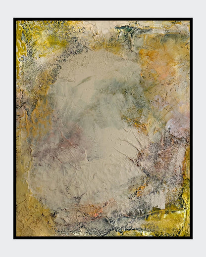 Abstraktes Acrylgemälde in sandigen Erd- und Kreidetönen: reliefartige Strukturen, feine Risse und Schichtungen, die an geologische Formationen erinnern – „Tektonische Stille“.