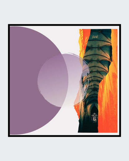 Digitales Fotokunstwerk "Fall" von Simone Kratzsch. Fragmentarische Ansicht eines gotischen Gewölbes mit markanten Rippen und einem Fenster am Ende, überlagert von abstrakten, transparenten violetten und hellvioletten Kreisen sowie einer organisch wirkenden, orangefarbenen Form am rechten Bildrand.