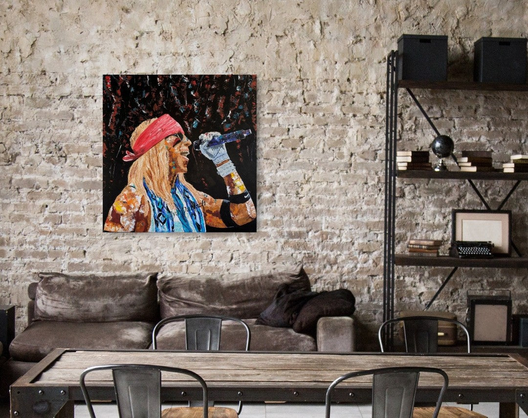 Quadratisches Acrylgemälde (80×80 cm): Bühnenszene mit singender Person, rotes Stirnband, helles langes Haar, Mikrofon in behandschuhter Hand; kräftige, texturierte Farbaufträge vor dunklem, speckled Hintergrund.