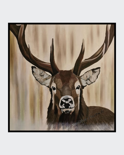 Quadratisches Acrylgemälde (80×80 cm): frontales Hirsch‑Portrait mit ausladendem Geweih vor weichem, vertikal verlaufendem Beige‑/Braun‑Hintergrund; ruhige, klare Anmutung.