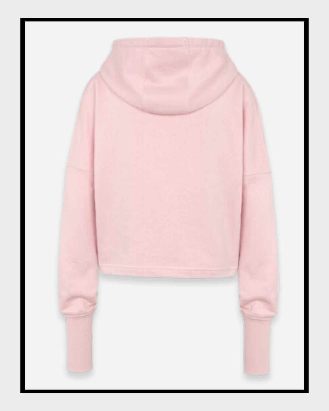 Ein kurz geschnittener, rosafarbener Hoodie mit überschnittenen Schultern. Extralange Bündchen mit Daumenloch und eine bedruckte Kunstgrafik auf der Vorderseite. Mode von Soulfashion.