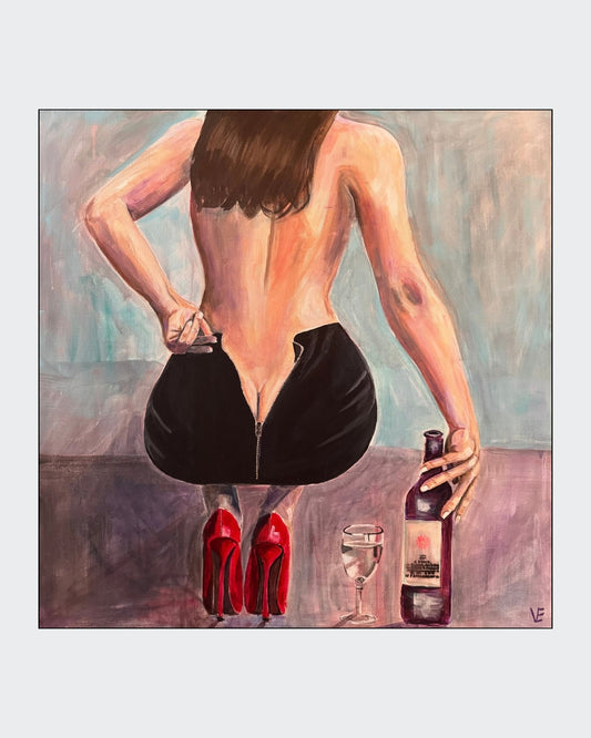 Figurative Acrylmalerei „Geheimnis“ von Susann Versteegen mit einer bekleideten Rückenfigur und Gegenständen in Rot, Schwarz, Orange, Braun und Grau.