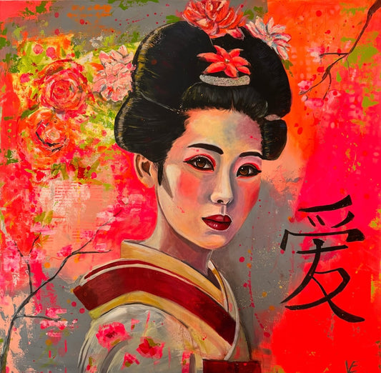 Porträt "Geisha" von Susann Versteegen (ARTSPACER). Eine Frau mit traditioneller Frisur vor einem leuchtenden, neon-pinken und grau-grünen, abstrakten Hintergrund, akzentuiert durch ein schwarzes Kanji-Schriftzeichen.